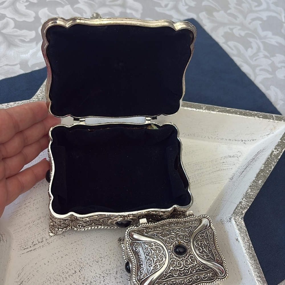 Elegant Silver Jewelry Organizer Box Set - Picture 3 of 4